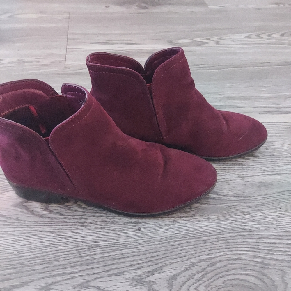 Low cut boots